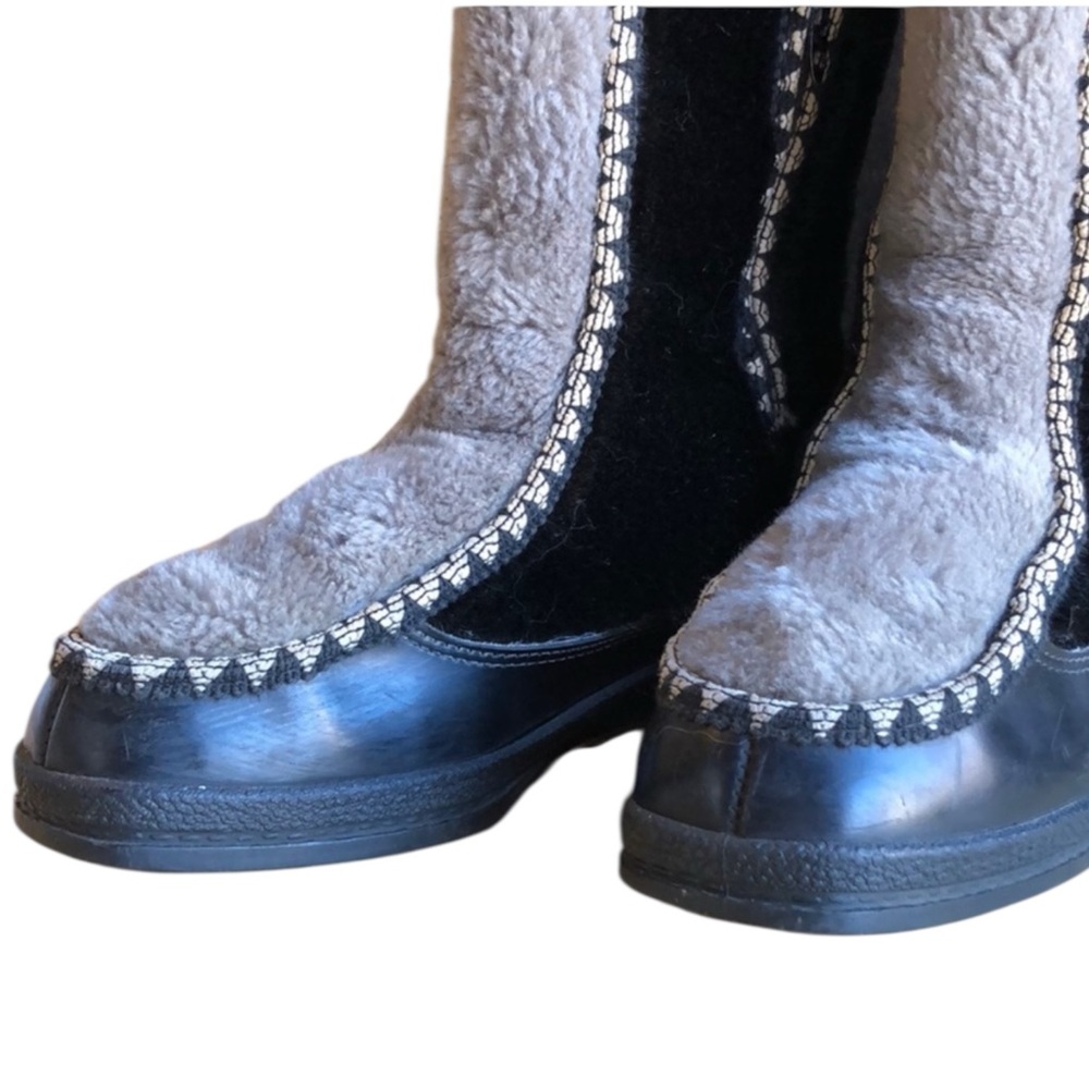 SNOWLAND Vintage 70's Sherpa Winter Boots in Faux Fur Size 8 -- VINTAGE QUEEN!!! - Picture 4 of 8